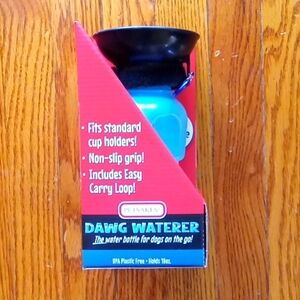 PETSAKES Dog Waterer